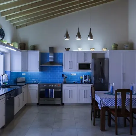 Surf Beach_santa Barbara Secret Gardens Nyaraló